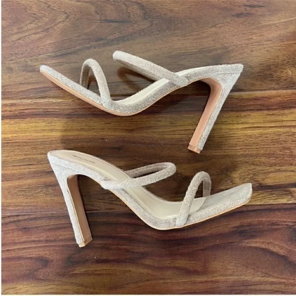 NWOT Pretty Little Thing Slide Square Toe Strappy Heels